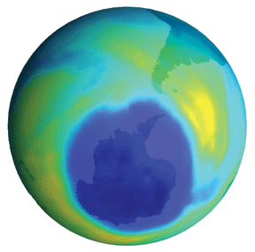 Rappresentazione computerizzata dell'assottigliamento dello strato di ozono sull'Antartide (da Awionline.org)